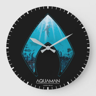 Aquaman |はAquamanのロゴの海のグラフィックを見通します ラージ壁時計