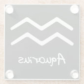 Aquarius〔占星術の〕十二宮図サインオンブラックバックグラウンド ガラスコースター (裏面)