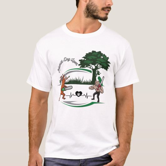 Arborist Dog Lover Design – Tree Climber with Dog Tシャツ (正面)