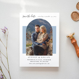 Arch モダン Dusty Blueの結婚写真 セーブザデート