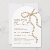 Arch Pearl Bow She's Tying the Knot Bridal Shower 招待状 (正面)