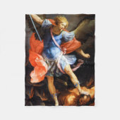 Archangel Michael Tramples Satan, Guido Reni フリースブランケット (正面)