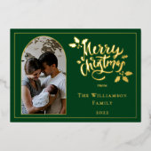 Arched Photo Merry Christmas and Holly on Green 箔シーズンカード (正面)