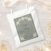 Arched Sage Green Floral wedding favor bag フェイバーバッグ (クリップ留めされた状態)