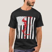 Archery American Flag Usa Patriotic Bow Arrows Arc Tシャツ (正面)