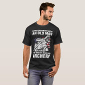 Archery Dad Christian Bow Hunting Grandpa Tシャツ (正面フル)