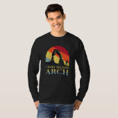 Arches National Park in Utah with the Delicate arc Tシャツ (正面フル)