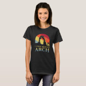 Arches National Park in Utah with the Delicate arc Tシャツ (正面フル)