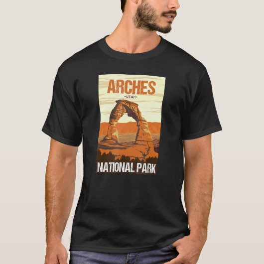 Arches National Park Utah Poster Design Tシャツ (正面)