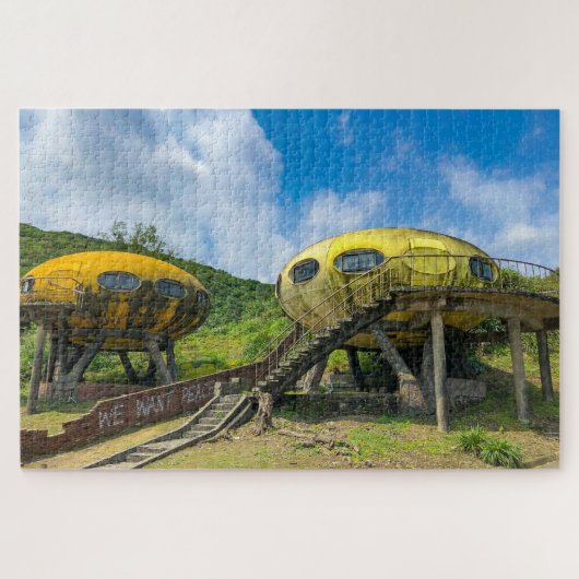 Architecture Photo Futuro House Taiwan 1000 pieces ジグソーパズル (横)