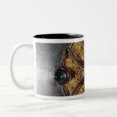 Ardaghの聖餐杯、Reerastaの郡リムリック ツートーンマグカップ (左)