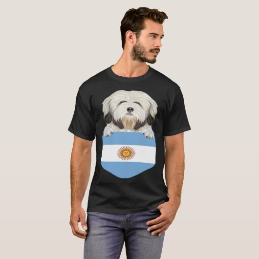Argentina Flag Lowchen Dog In Pocket Tシャツ (正面フル)