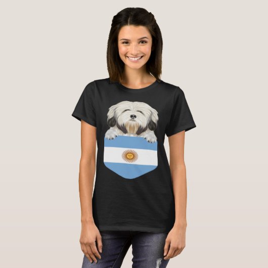 Argentina Flag Lowchen Dog In Pocket Tシャツ (正面フル)