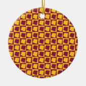 Arizona Pop Art Checkerboard Maroon Gold セラミックオーナメント (正面)