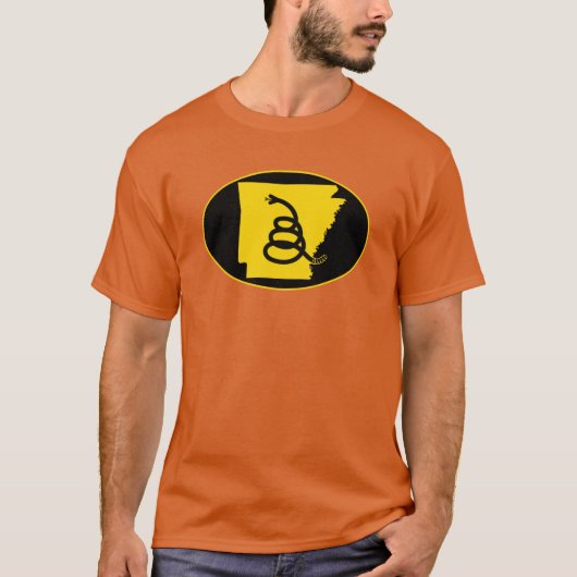 ARKANSAS Freedom Is The Superpower Modern Gadsden  Tシャツ (正面)