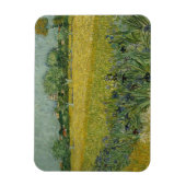 Arles Premium Magnet付近に花が咲くフィールド マグネット (縦)