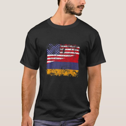 ARMENIAN ROOTS Half American Flag USA ARMENIA FLAG Tシャツ (正面)