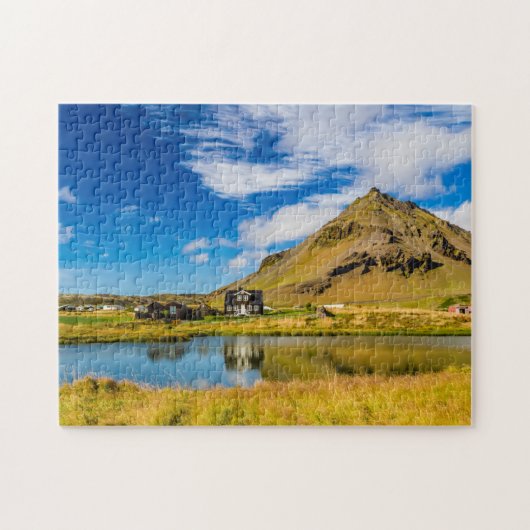 Arnarstapi Amtmansshusと山スタファエル，アイスランド ジグソーパズル (横)