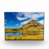 Arnarstapi Amtmansshusと山スタファエル，アイスランド フォトブロック (正面)