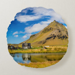 Arnarstapi Amtmansshusと山スタファエル，アイスランド ラウンドクッション