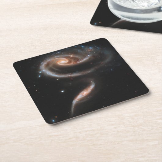 Arp 273アンドロメダの相互作用銀河系。 スクエアペーパーコースター (アングル)
