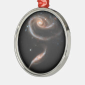 Arp 273アンドロメダの相互作用銀河系。 メタルオーナメント (左)