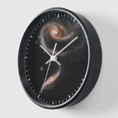 Arp 273アンドロメダの相互作用銀河系。 壁時計 (傾斜)