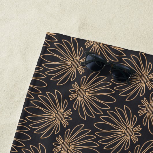 Art Deco pattern with gold floral motifs  ビーチタオル (インサイチュ)