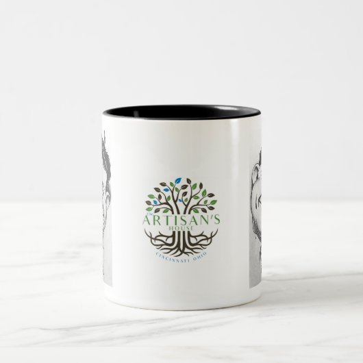 Art Hofmannによる風刺画を施した白黒のマグカップ ツートーンマグカップ (中央)