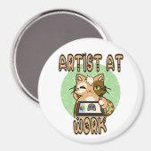 Artist at work cute cat design マグネット (正面/裏面)
