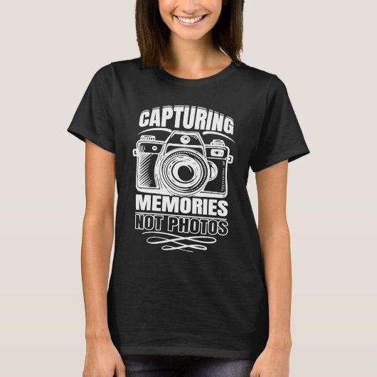 Artistic Lovable Memories Of Photographers Saying Tシャツ (正面)