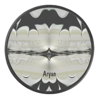 ARYAN to Shades of Black, White Tan to アイスホッケーパック