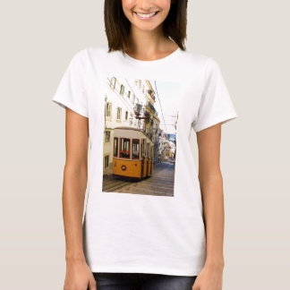 Ascensor da Bica, Lisboa, Portugal Tシャツ