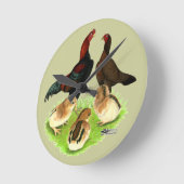 Aseelの黒く赤い鶏家族 ラウンド壁時計 (傾斜)