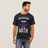 Asexual And Goth Gothic Emo Bat Pride LGBTQ Hallow Tシャツ (正面フル)