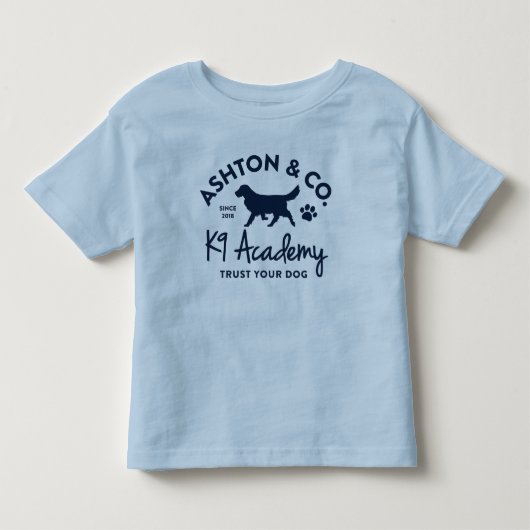 Ashton & Co. K9 アカデミーロゴ トドラーTシャツ (正面)