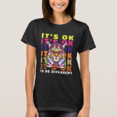 Asperger Syndrome ITS OK TO BE DIFFERENT Autism Cr Tシャツ (正面)