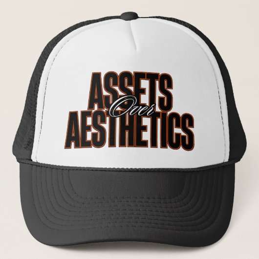 Assets Over Aesthetics™ クラウン・ザ・コンパウンダー キャップ (正面)
