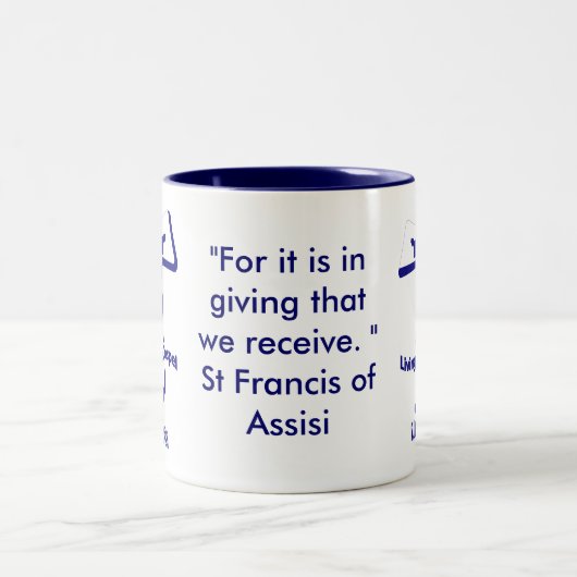 Assisiの引用文のSt. Francis ツートーンマグカップ (中央)