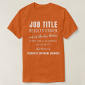 Associate Software Engineer Work Birthday Punny Fu Tシャツ (デザイン正面)