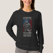 Assuming I m Just An Old Man  US Veteran Flag Amer Tシャツ (正面)