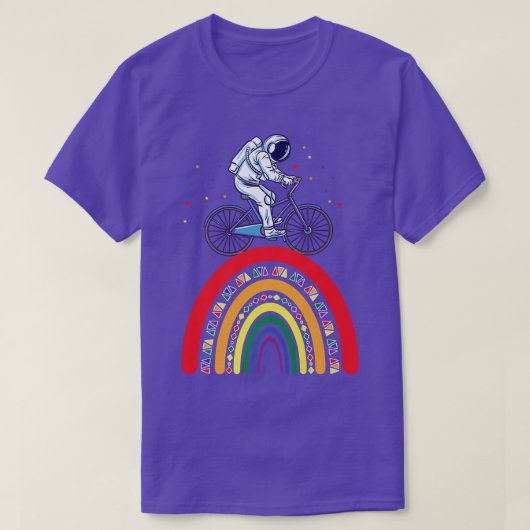 Astronaut Cycling Boho Rainbow  Tシャツ (デザイン正面)