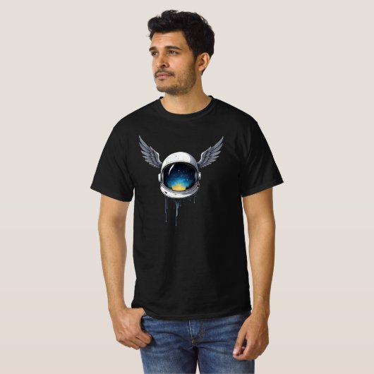 Astronaut Helmet with Wings – Cosmic Space Art Tシャツ (正面フル)