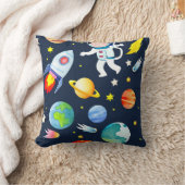 Astronaut in Space Planets and Rockets Pattern クッション (ブランケット)