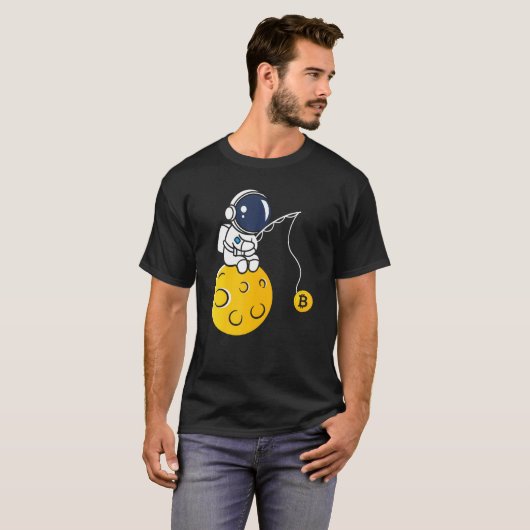 Astronaut Moon Fishing BTC Crypto Cryptocurrency B Tシャツ (正面フル)