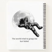 Astronaut Moon Notebook – 宇宙にインスピレーションを与えるスペースアート ノートブック (裏面)