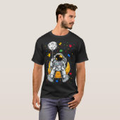 Astronaut & Planet Balloon Puzzle Piece Autism Awa Tシャツ (正面フル)