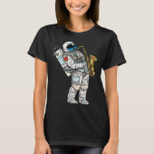 Astronaut plays saxophone in space tシャツ (正面)
