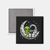Astronaut reading book alien moon space  マグネット (正面/裏面)