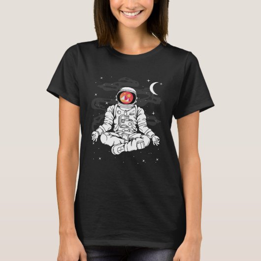 Astronaut Yoga Decentraland MANA コインが月に向かう Tシャツ (正面)